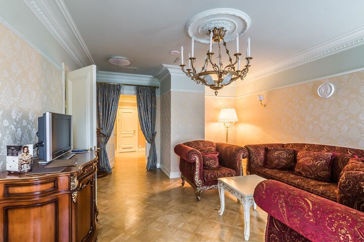Room 45 of 137
