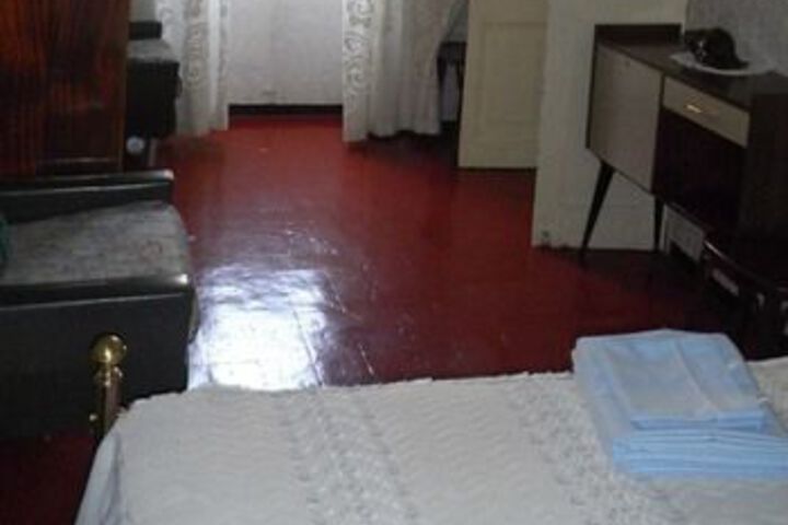 Room 10 of 22