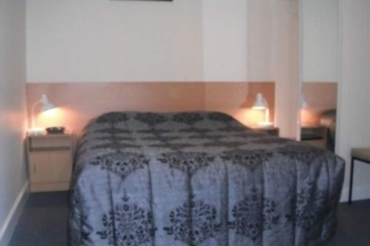 Room 3 of 7