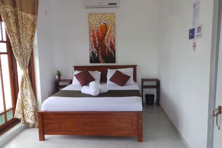 Room 4 of 30