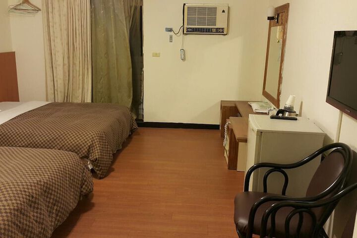 Room 5 of 22