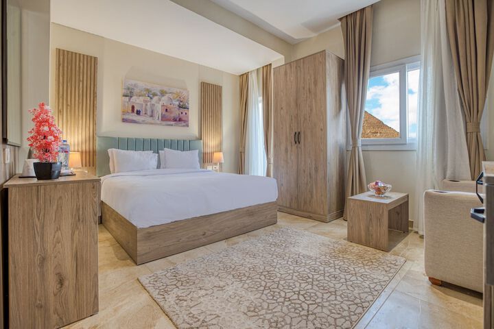 Room 2 of 79