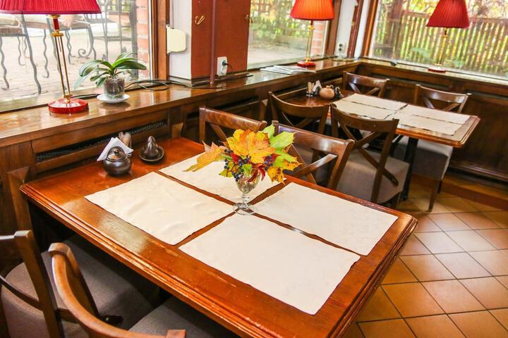 Dining 51 of 62