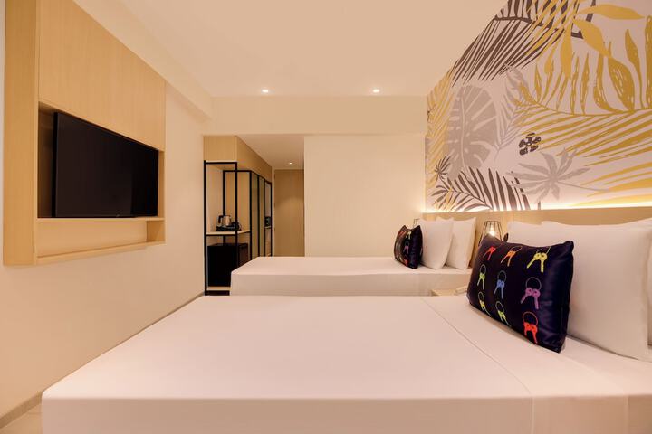 Room 11 of 48