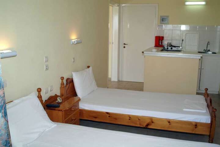 Room 10 of 12
