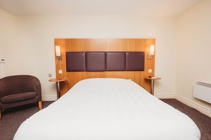 Room 6 of 35