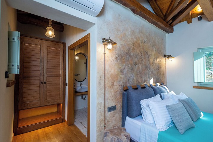 Room 15 of 86