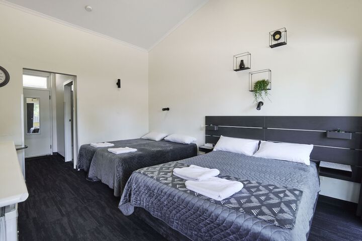 Room 2 of 11
