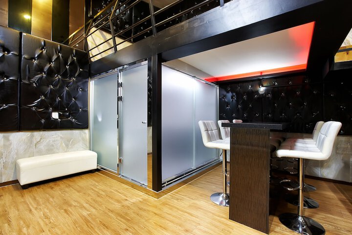 Room 28 of 62