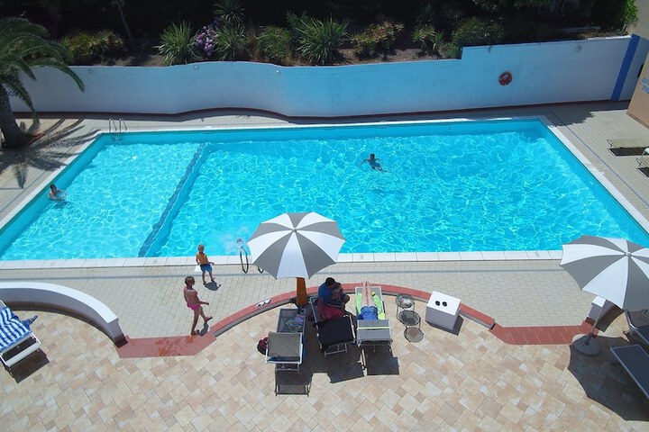 Pool Hotel