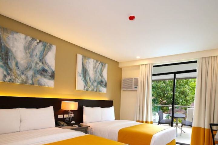 Room 18 of 32