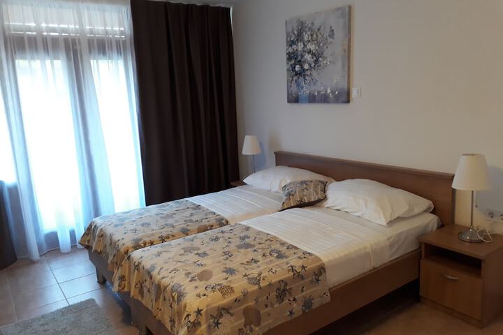 Room 7 of 50
