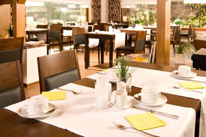 Breakfast/Coffee Service 54 of 80
