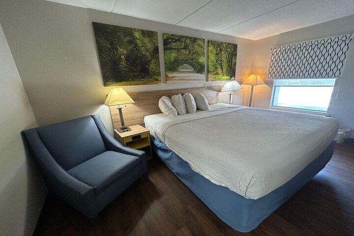 Room 21 of 32