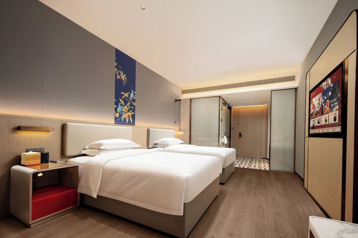 Room 26 of 89