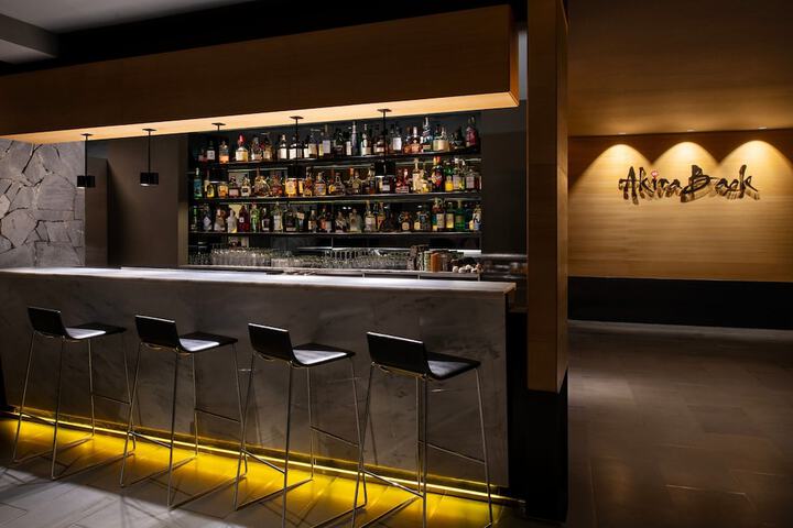 Lounge 246 of 324