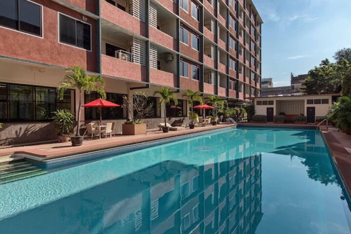 Hotel Pool