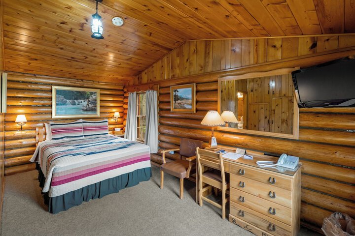 Room 13 of 212