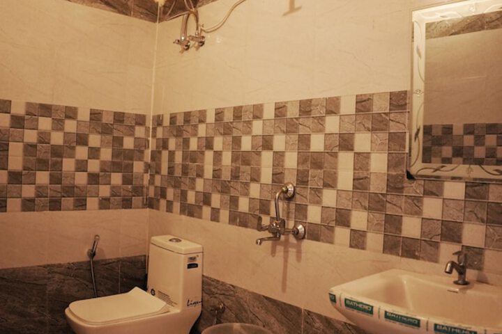 Room 14 of 48