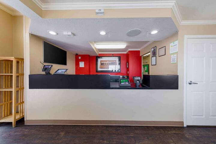 Suite 4 of 30