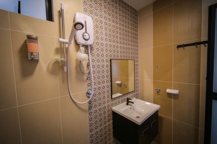 Room 103 of 121