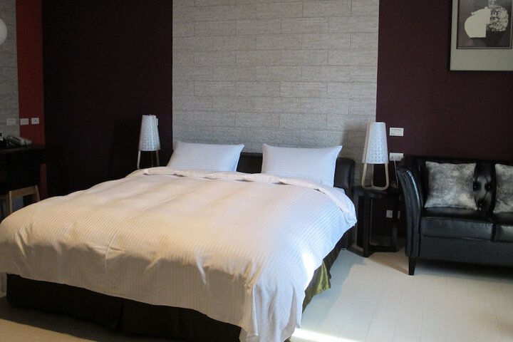 Room 16 of 48