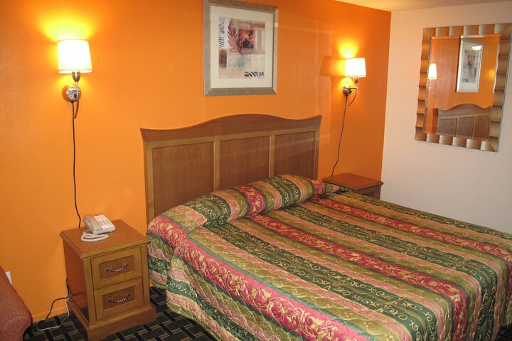 2 Queen Beds (19 of 22)
