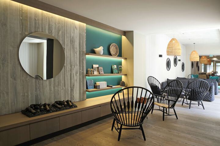 Guest Lobby