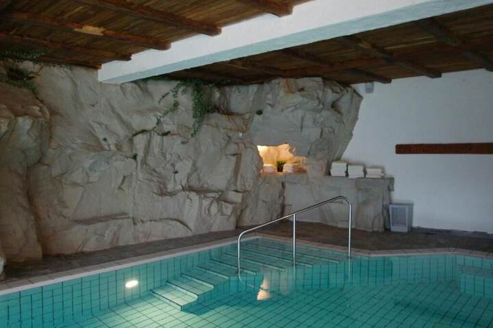 Pool 16 of 52