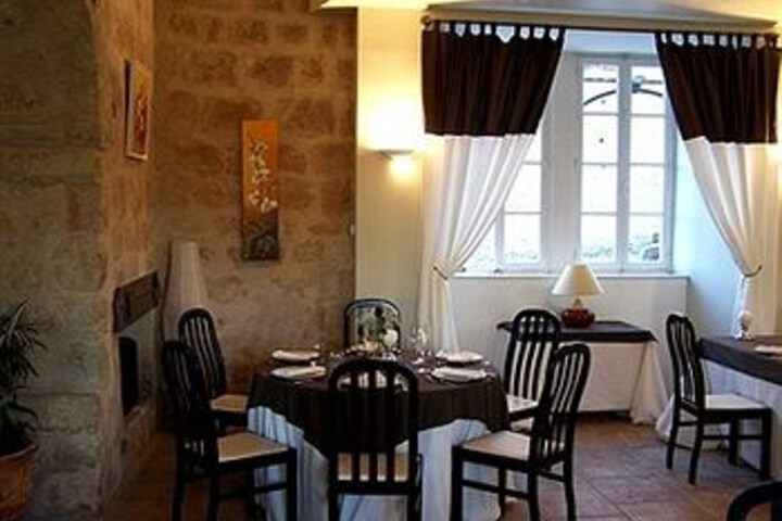 Dining 21 of 25