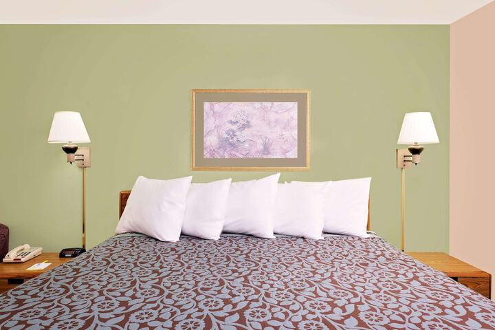 Room 14 of 26