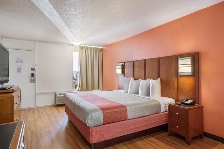 Room 16 of 61