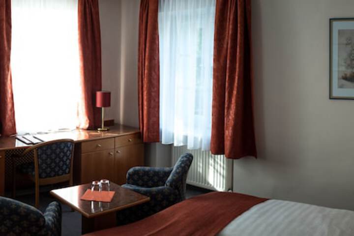 Room 15 of 52