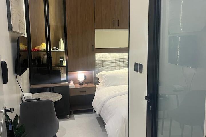 Room 3 of 64