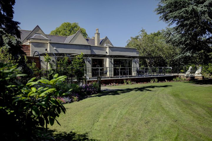 Hotel Exterior 166 of 176