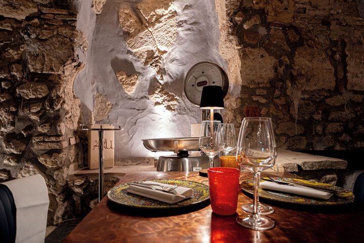 Dining 54 of 58