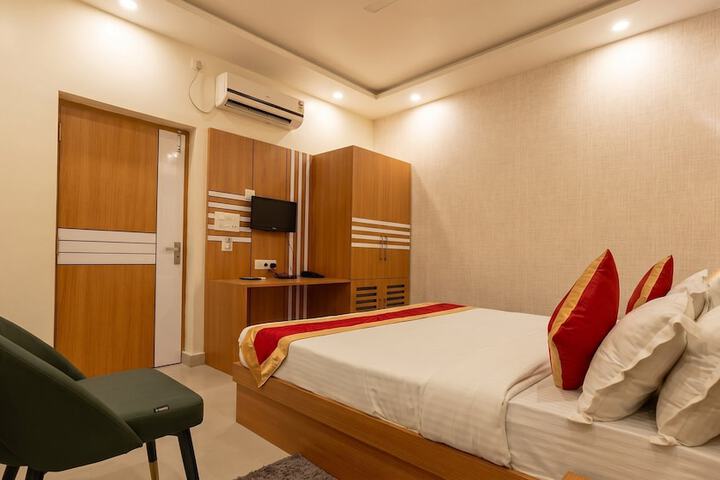 Room 17 of 74