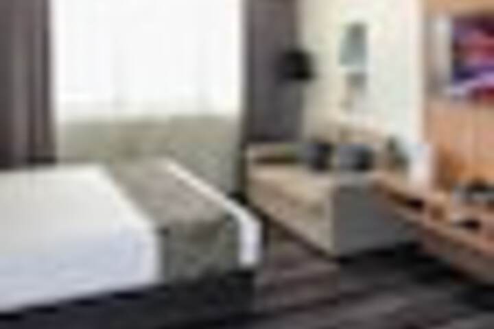 Room 104 of 237