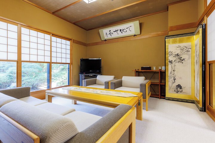 Room 28 of 175