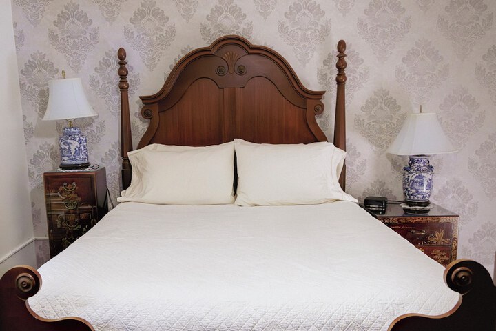 Room 10 of 97
