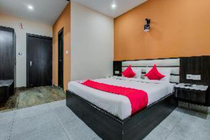 OYO 22345 Hotel Madhuvan