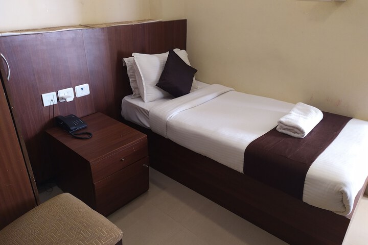 Room 11 of 41