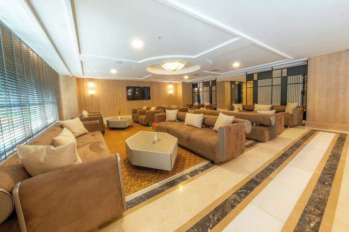Entrance & Lobby