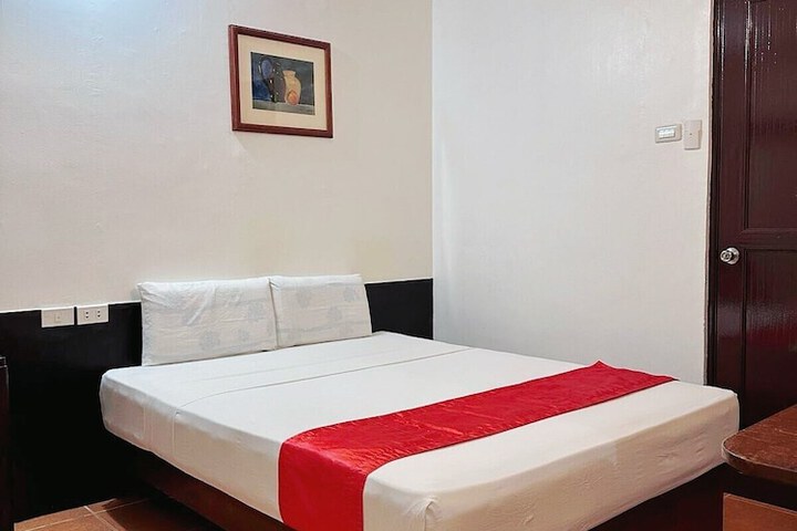 Room 4 of 16