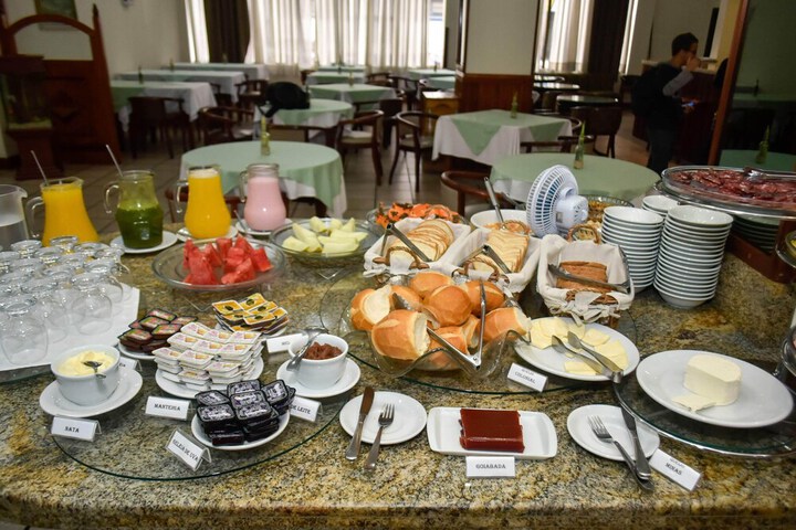 Dining 40 of 47