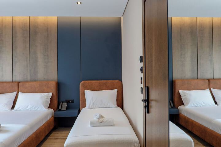 Room 21 of 115
