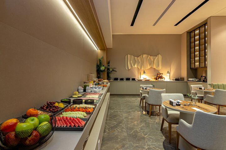 Dining 97 of 104