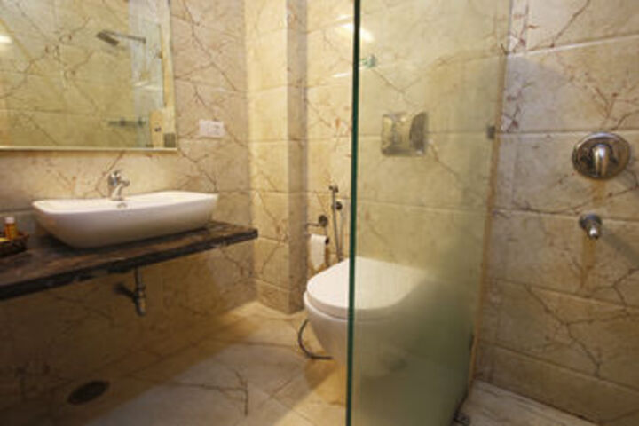 Room 4 of 23