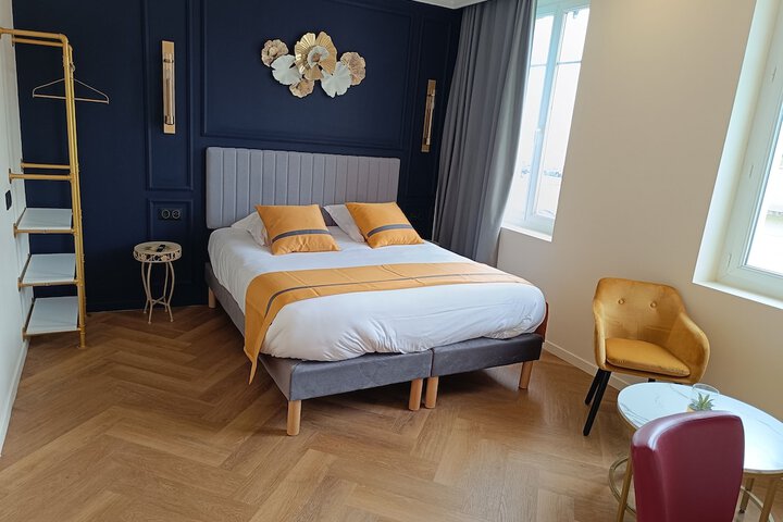 Room 17 of 37