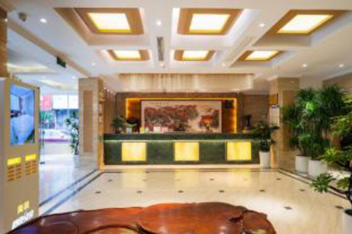Xinyang Yugang Hotel (Xinyang Railway Station Store)
